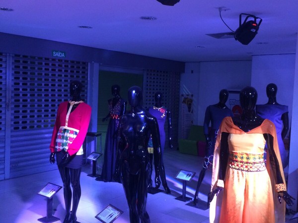 Universo Fashion 21 no Shopping Bougainville – Helux Iluminação
